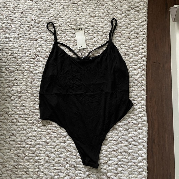 Boohoo Plus High-Cut Bodysuit with Strap Detail - Picture 2 of 2